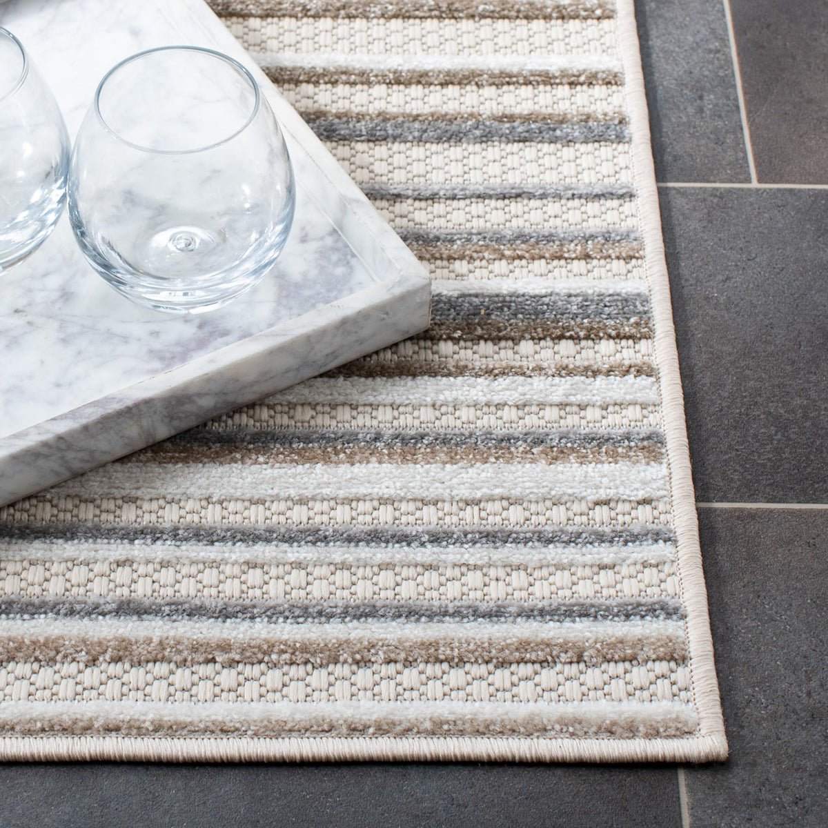 SAFAVIEH Washable Rug Outdoor Cabana Collection - 8' x 10', Ivory & Green, Non-Shedding & Easy to Clean, Ideal for Patio, Backyard, Mudroom (CBN323A)