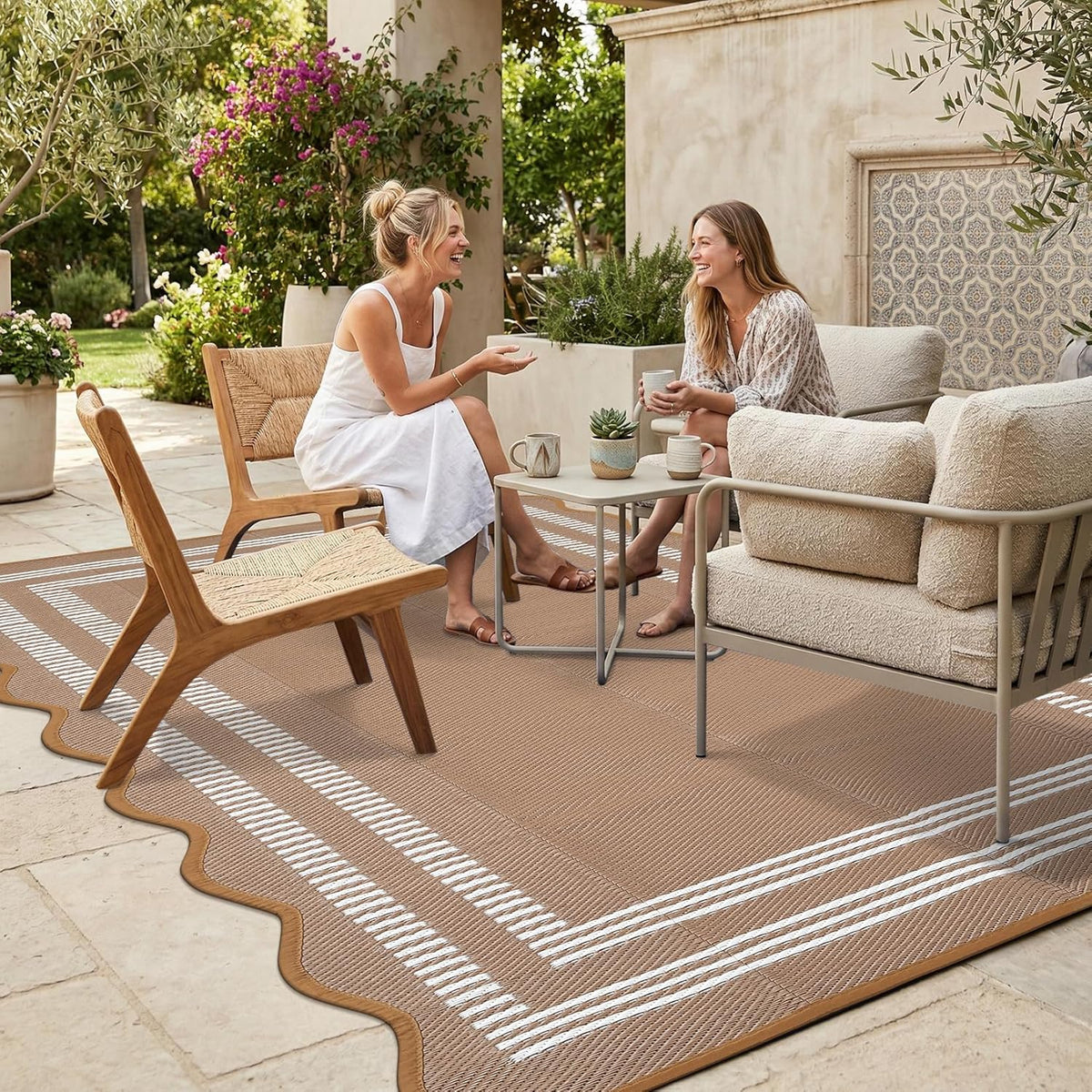 Garvee Scalloped Waterproof Plastic Straw Outdoor Rug 6x9 Brown
