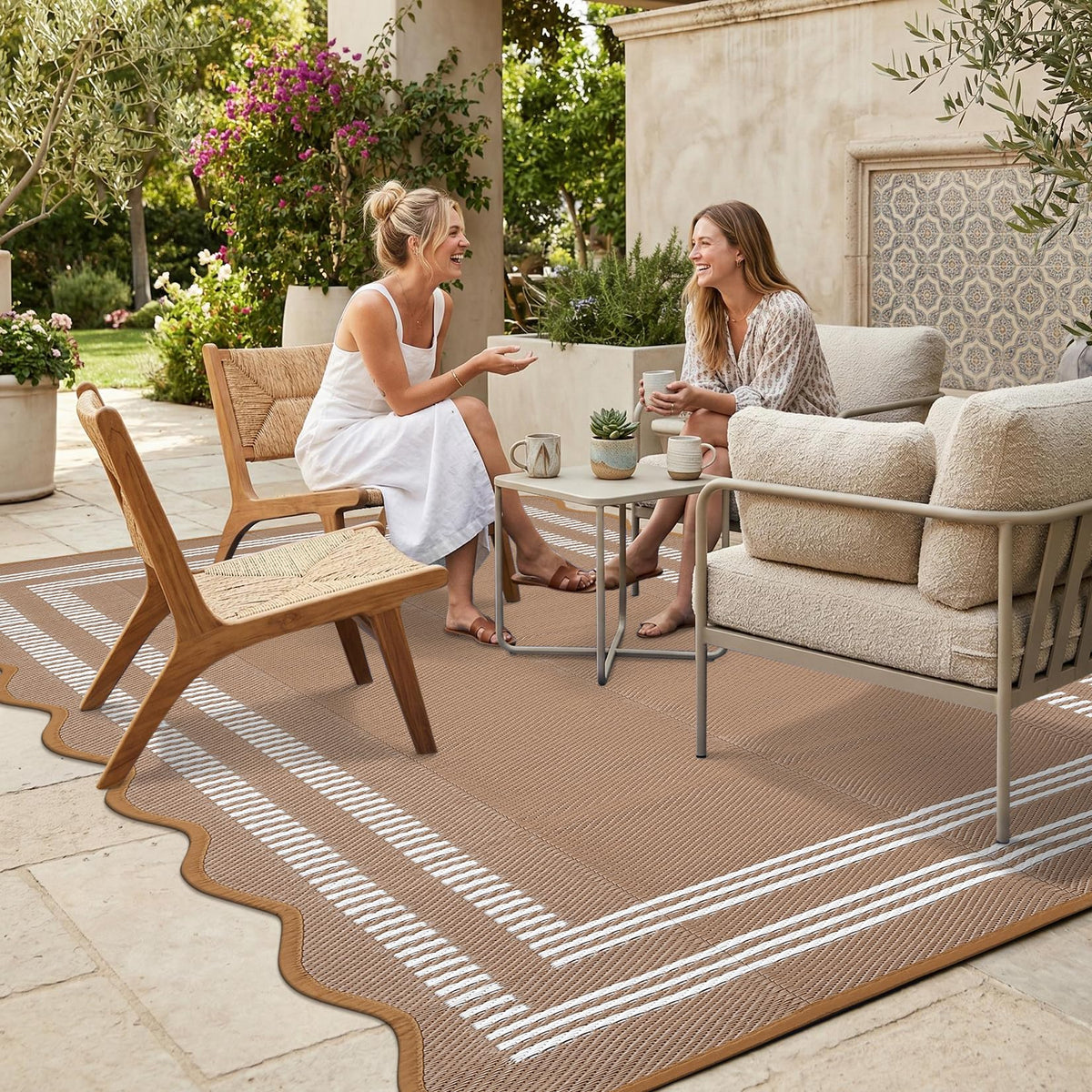 Garvee Scalloped Waterproof Plastic Straw Outdoor Rug 6x9 Brown