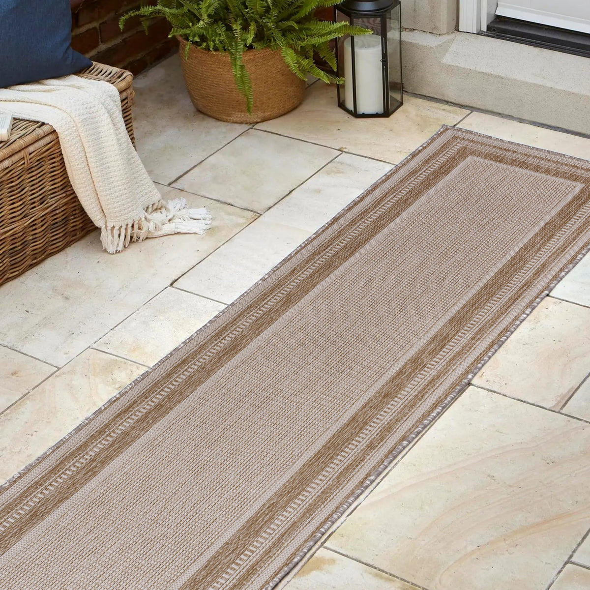 JONATHAN Y Border Stripe Indoor Outdoor Area Rug 4X6 Beige/Cream, Beckett Classic Casual for Backyard, Patio, Porch, Easy-Cleaning, High Traffic, Pet-Friendly, Non-Shedding (TSN208A-4)