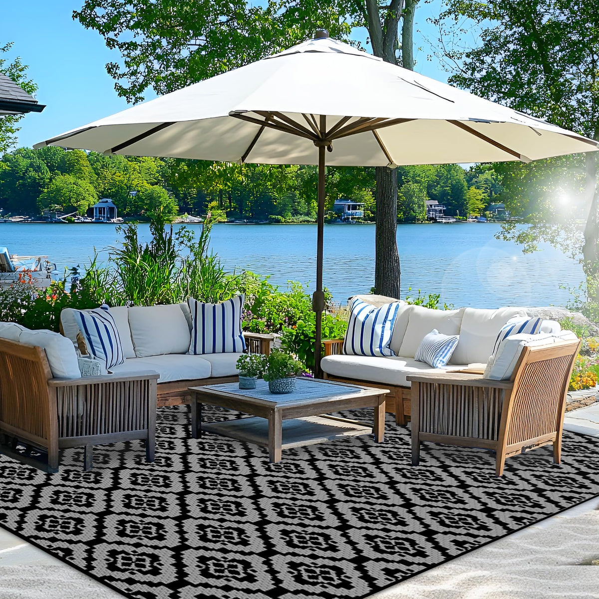 Wallona Outdoor Rug 8x10 ft, Flower Blue & White