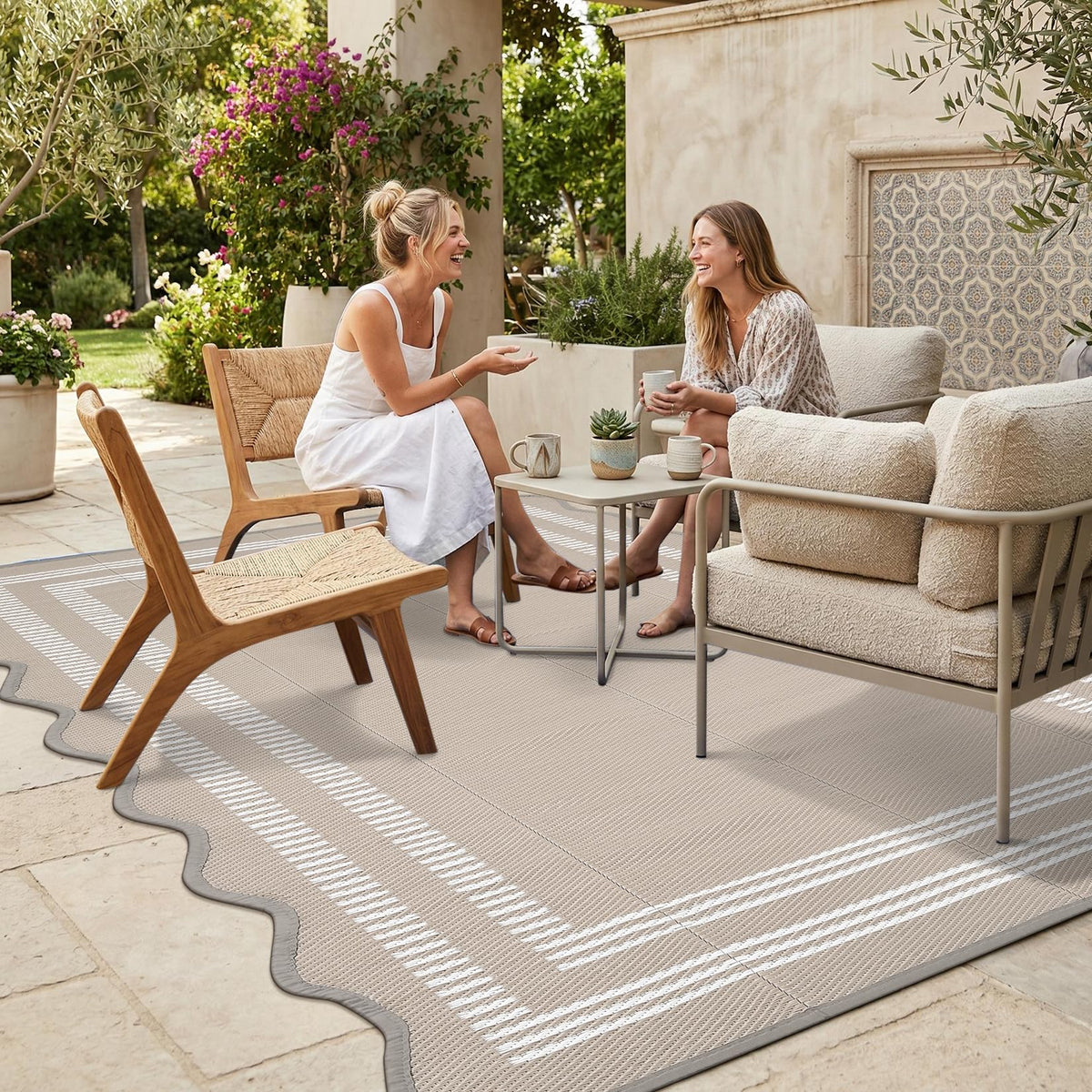Garvee Scalloped Waterproof Plastic Straw Outdoor Rug 6x9 Brown