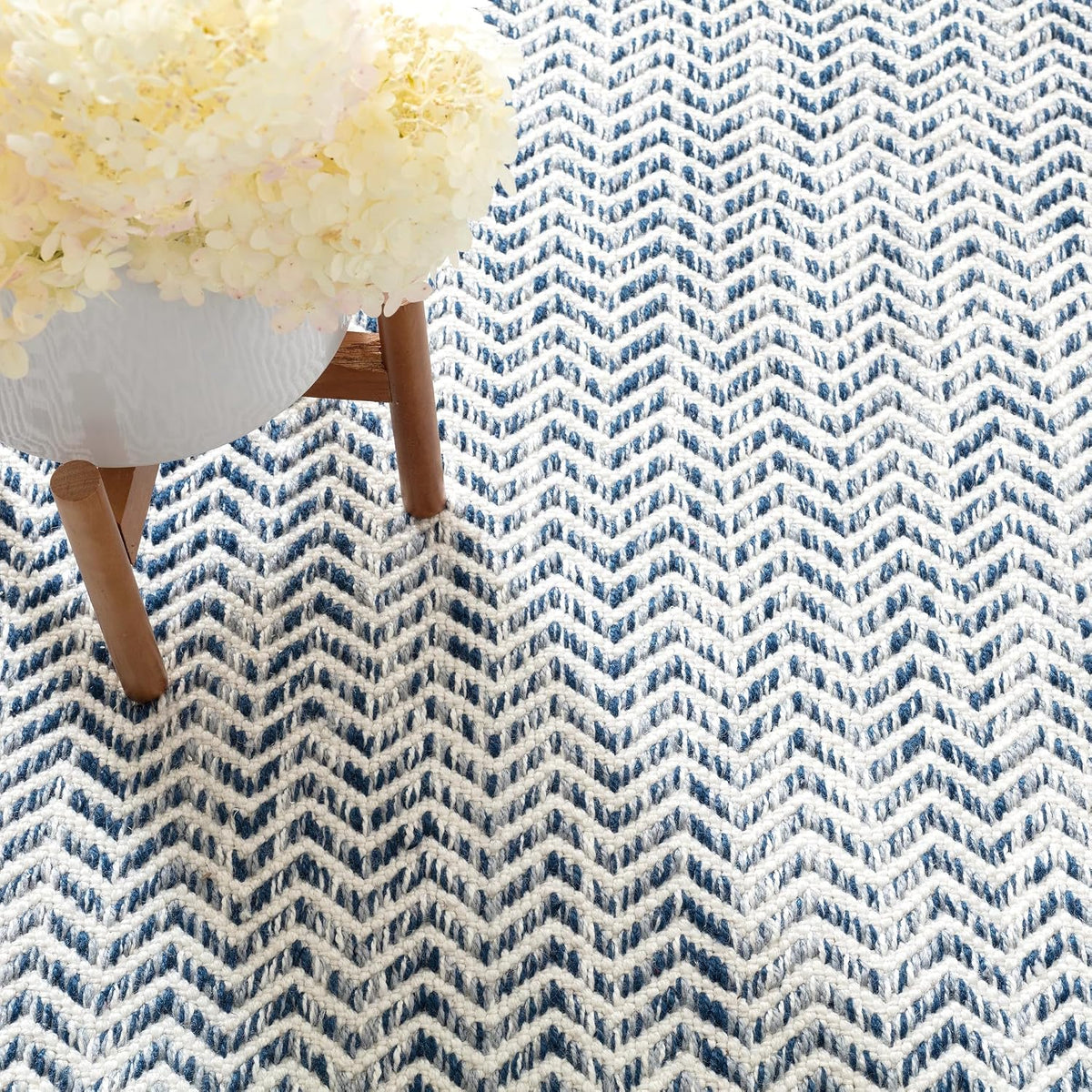 Dash & Albert Coastal Blue Geometric Handwoven Indoor/Outdoor Rug, 3'x5'