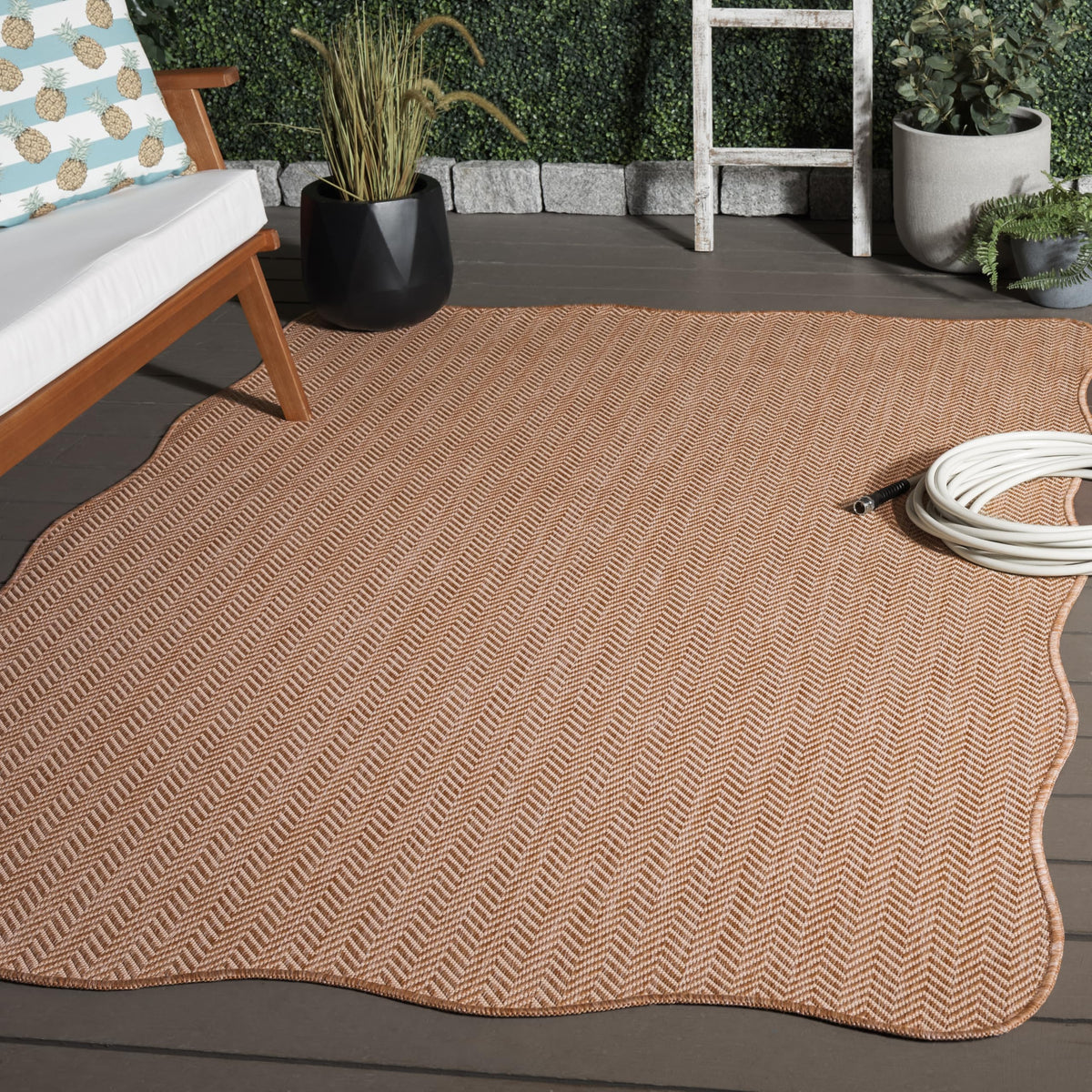 SAFAVIEH Courtyard Outdoor Area Rug 5'3"x7'7", Natural & Cream CY8022-03012